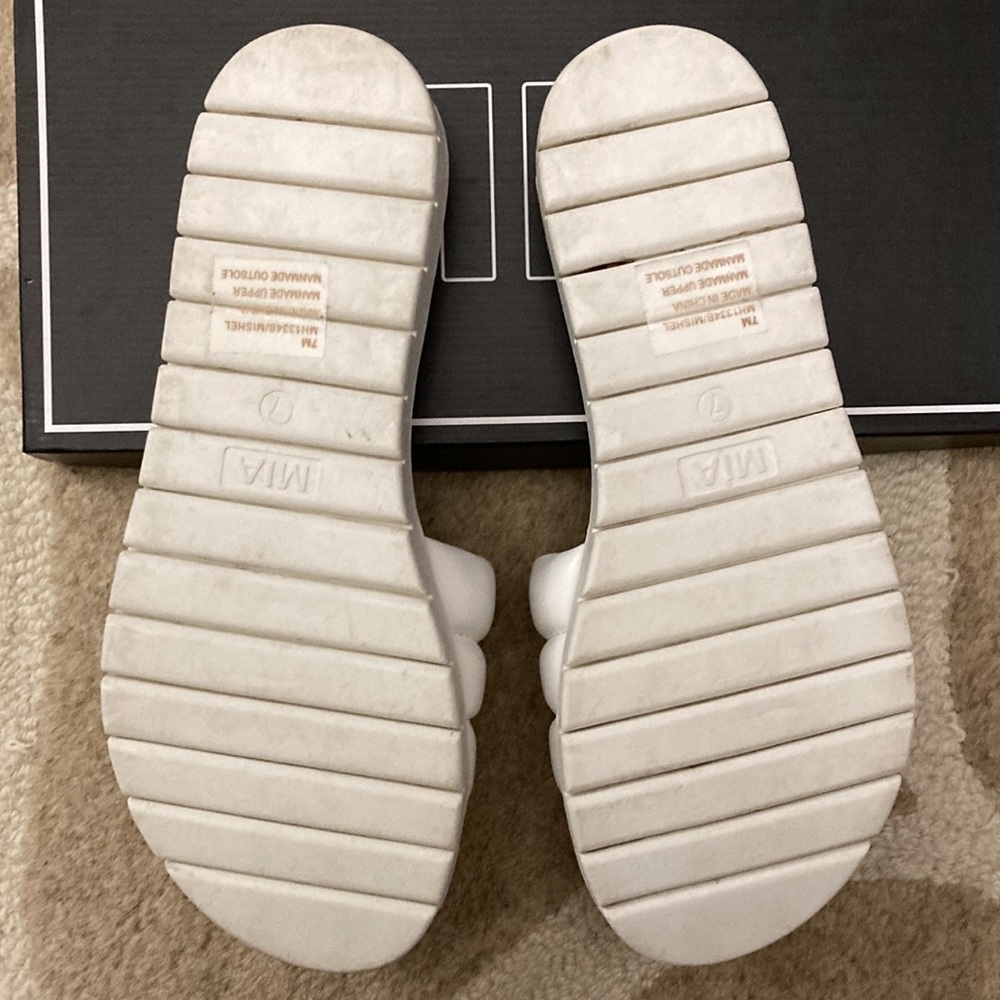 Mia Mishel Size 7 Slide On Shoes - Picture 5 of 6